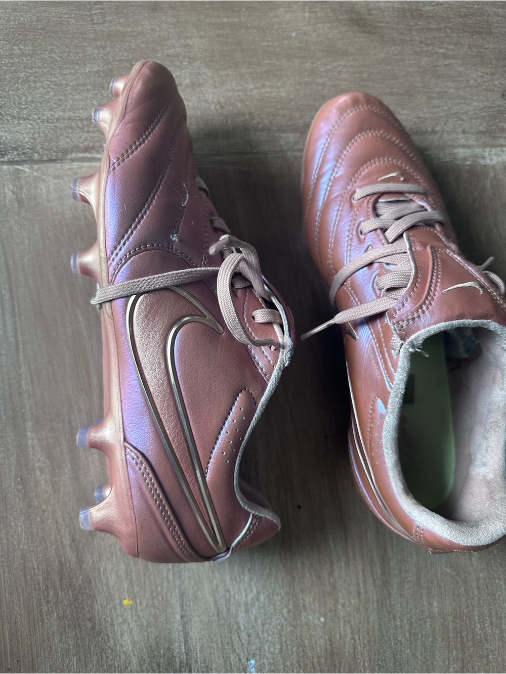 Nike Women's Iridescent Rose Gold Soccer Sneakers - Picture 4 of 8